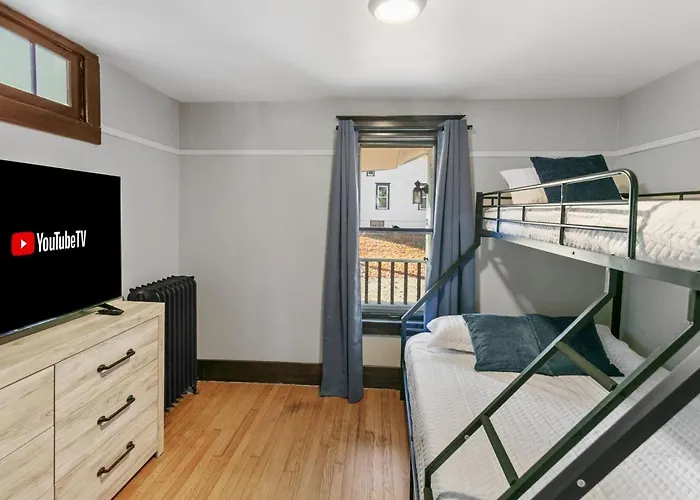 Holiday home Warm 5 Bed Getaway Close To Navy Base